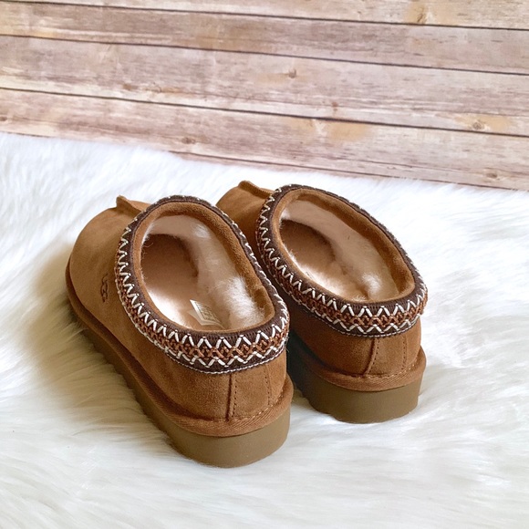 UGG Chestnut Tasman Slipper For Outdoor/Indoor Use - Picture 3 of 7